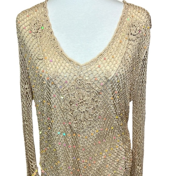 R&M Beige Crochet Sequins Blouse - Picture 2 of 6